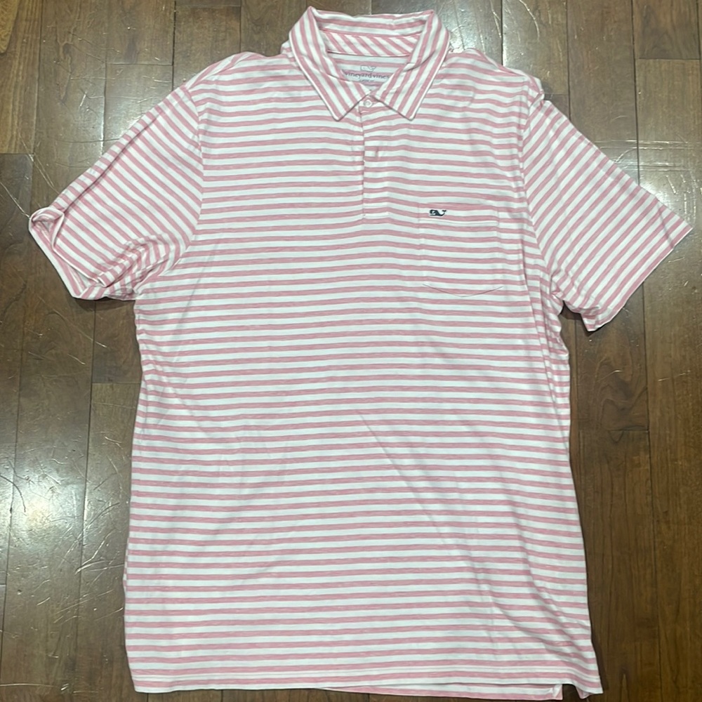 Men’s Vineyard Vines Polo. Size Large. Excellent Condition.
